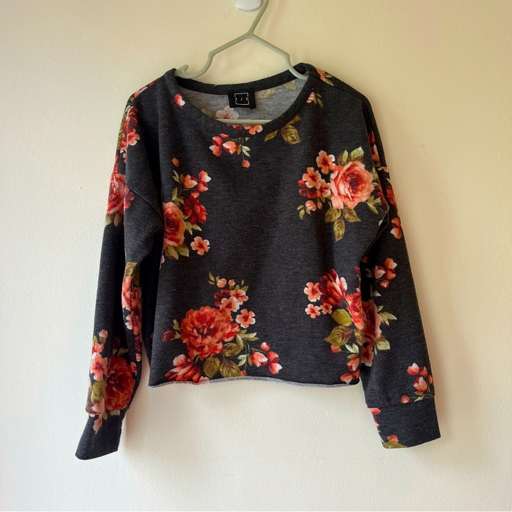 🌼 5/$20 Kids Dark Floral Crop Sweatshirt Cozy Rose Print Pullover Small/Medium